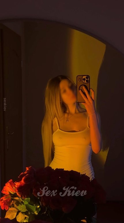 Проститутки Киева: Амелия делает миньет - большое фото