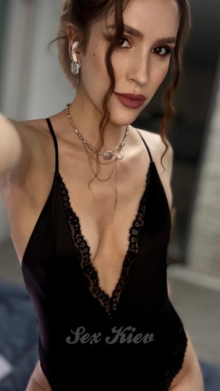 Проститутки Киева: Иванка сосет - большое фото