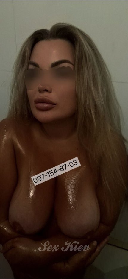 Проститутки Киева: Юля анальчик и ЖмЖ трясет задом - большое фото