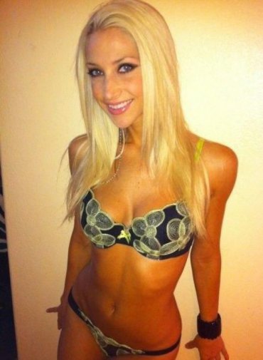 Проститутка Киева Влада, с 2 размером сисек - большое фото